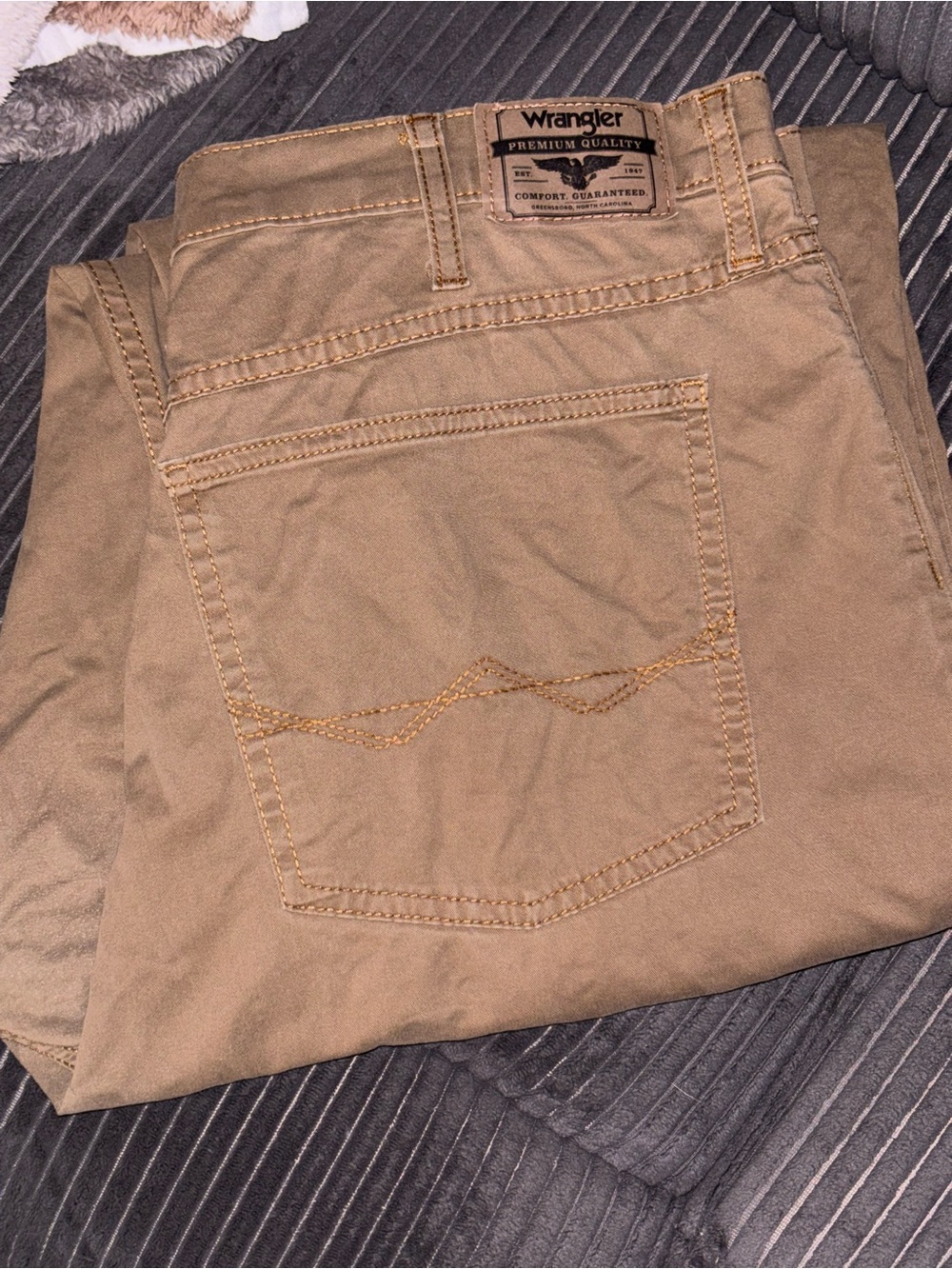 Wrangler Men's Slim Jeans - Khaki Brown🦩